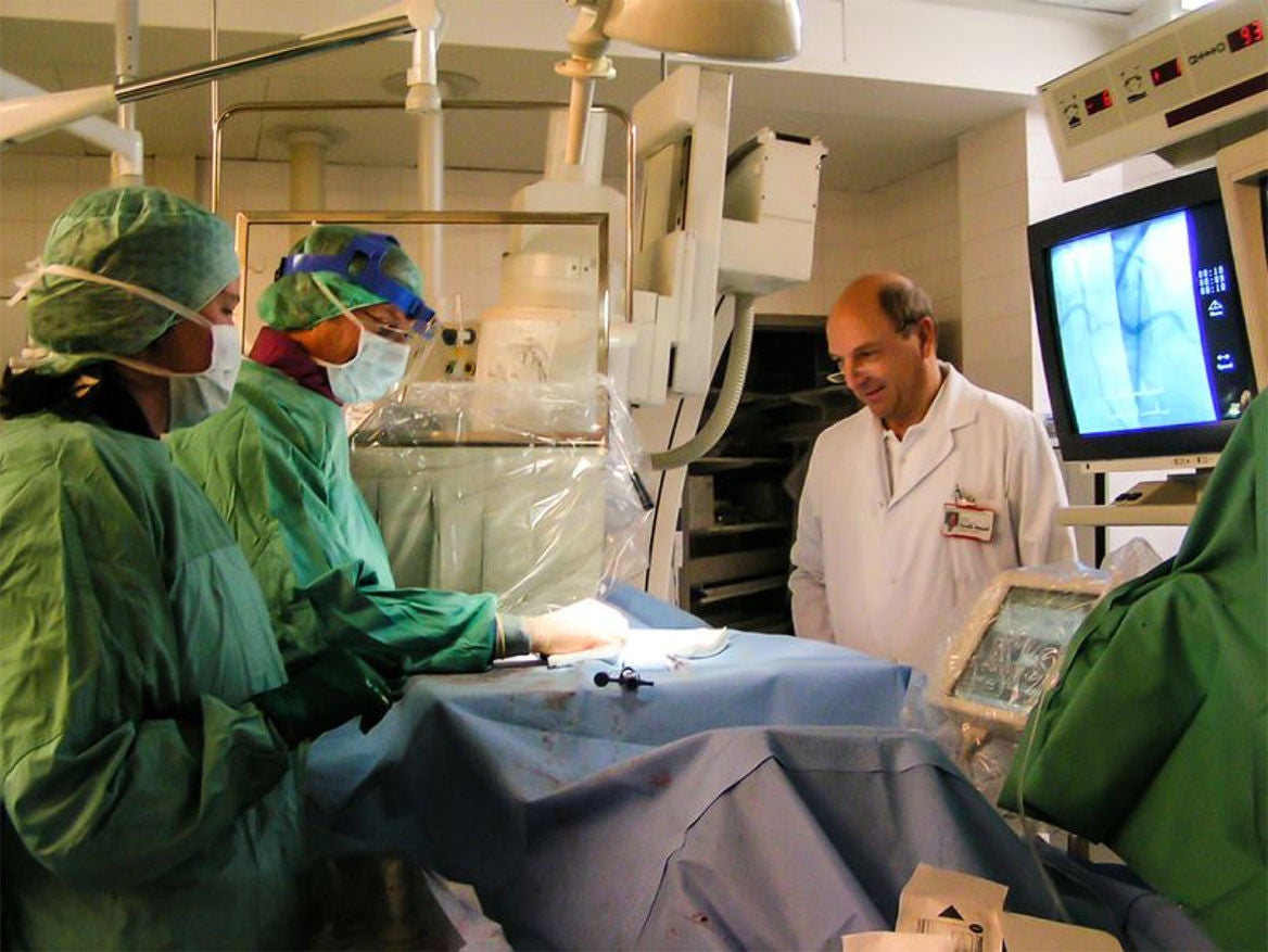 Prof. Tassilo Bonzel in der Kardiologischen Klinik Fulda.