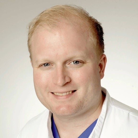 PD Dr. Tobias Tichelbäcker