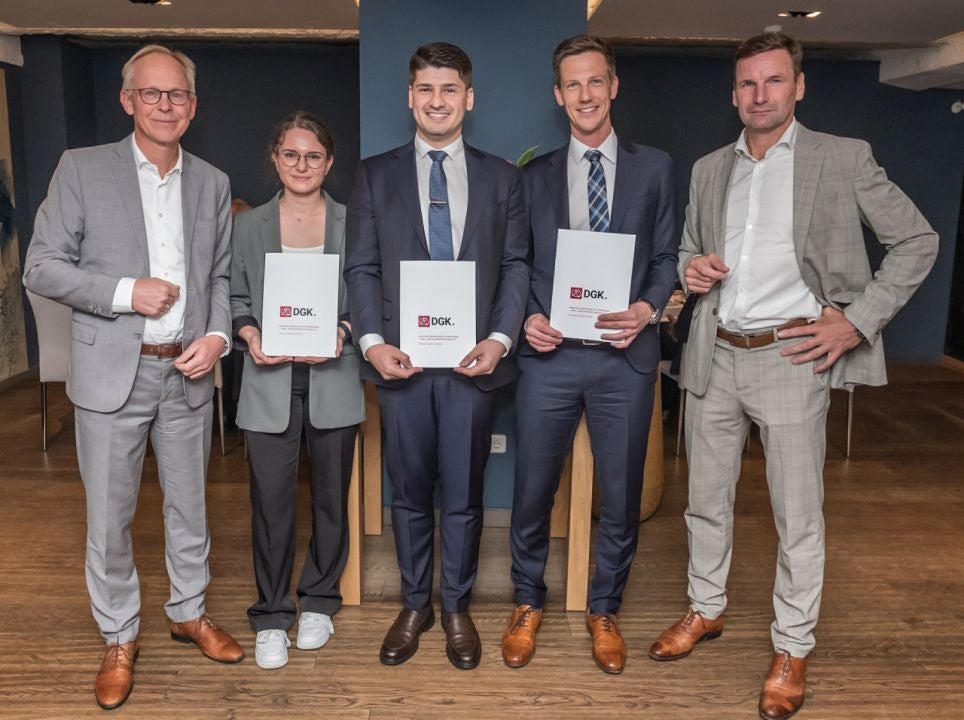 v.l.n.r.: Prof. Dr. Marcus Hennersdorf, 2. Preisträgerin Alexandra Cirnu, 1. Preisträger Dr. Shinwan Kany, 3. Preisträger PD Dr. Philipp Breitbart, Prof. Dr. Holger Thiele (©DGK/Thomas Hauss)