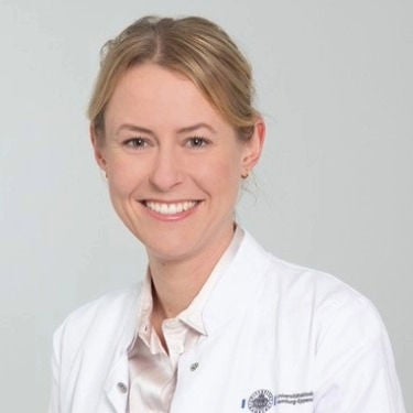 Dr. Nina Becher