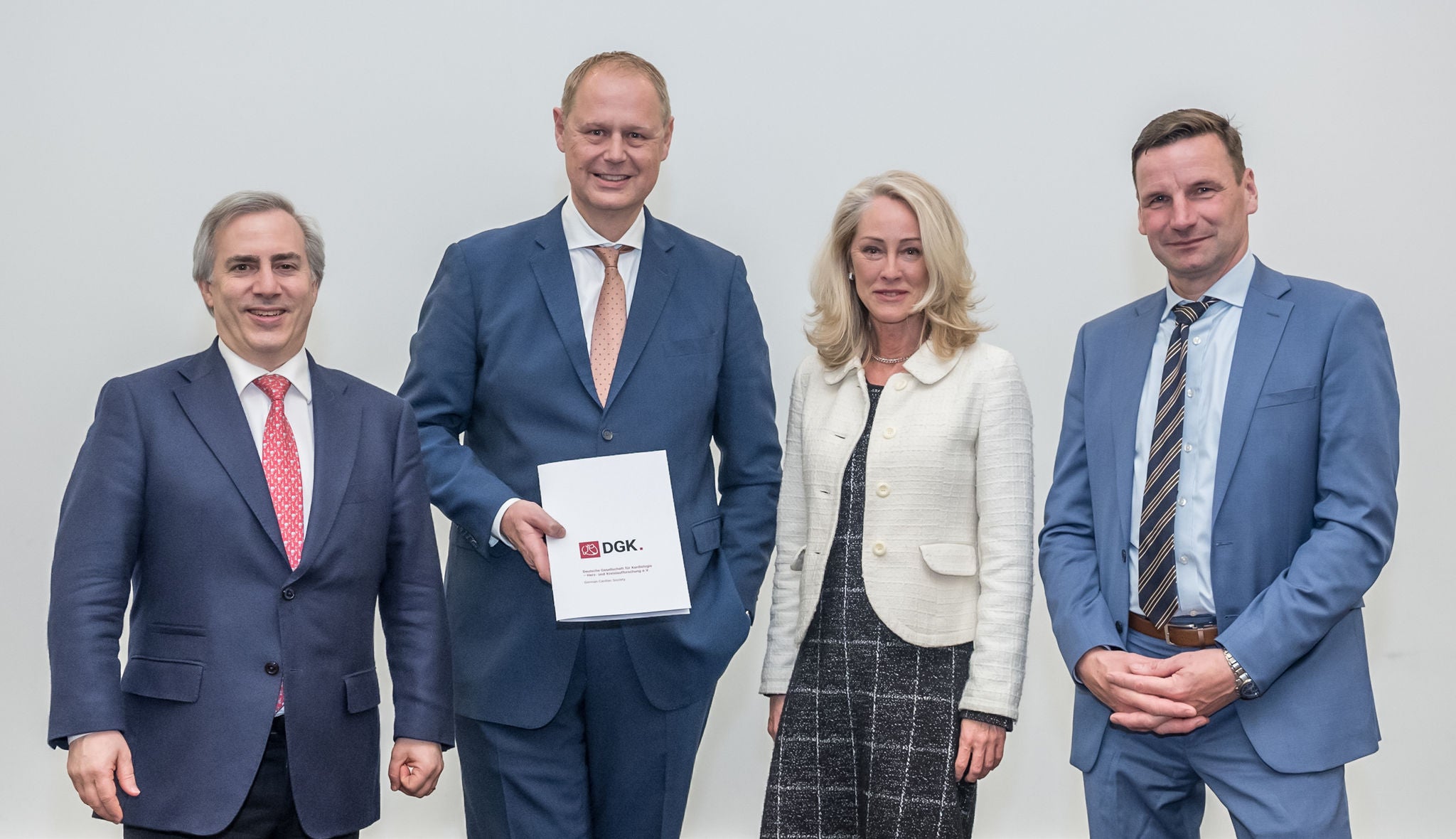 v.l.n.r.: Prof. Dr. Ulf Landmesser, Preisträger Prof. Dr. Norbert Frey, Angelika Stafflage, Prof. Dr. Holger Thiele (©DGK/Thomas Hauss)