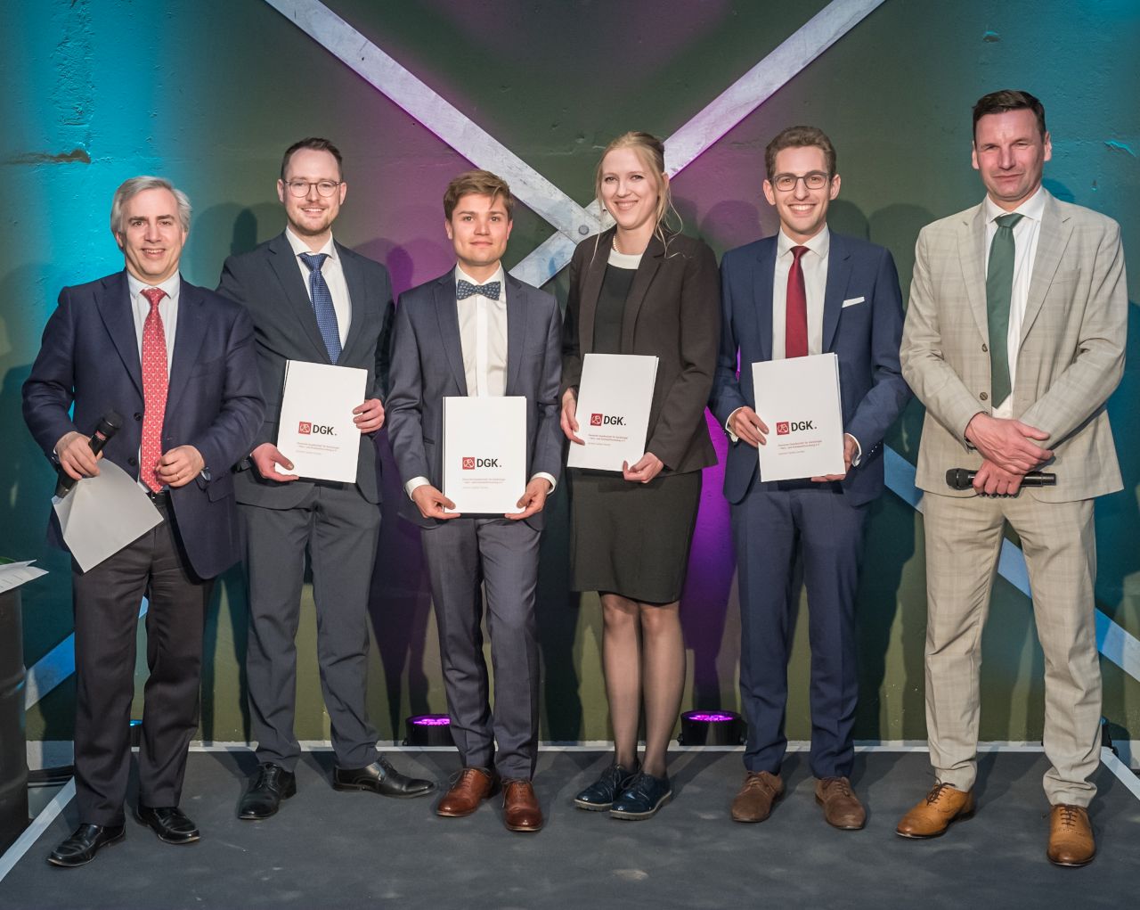 v.l.n.r.: Prof. Dr. Ulf Landmesser, Preisträger Dr. Sascha Macherey-Meyer, Preisträger Dr. Tobias Koch, Preisträgerin 1. Platz Celina Blank, Preisträger Martin Reugels, Prof. Dr. Holger Thiele (©DGK/Thomas Hauss) 