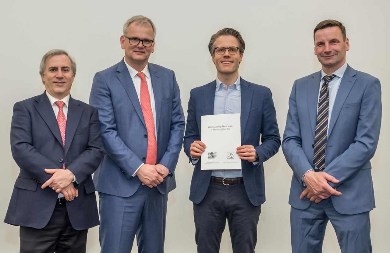 v.l.n.r.: Prof. Dr. Ulf Landmesser, Prof. Dr. Patrick Diemert, Preisträger Dr. Tobias Rheude, Prof. Dr. Holger Thiele (©DGK/Thomas Hauss) 