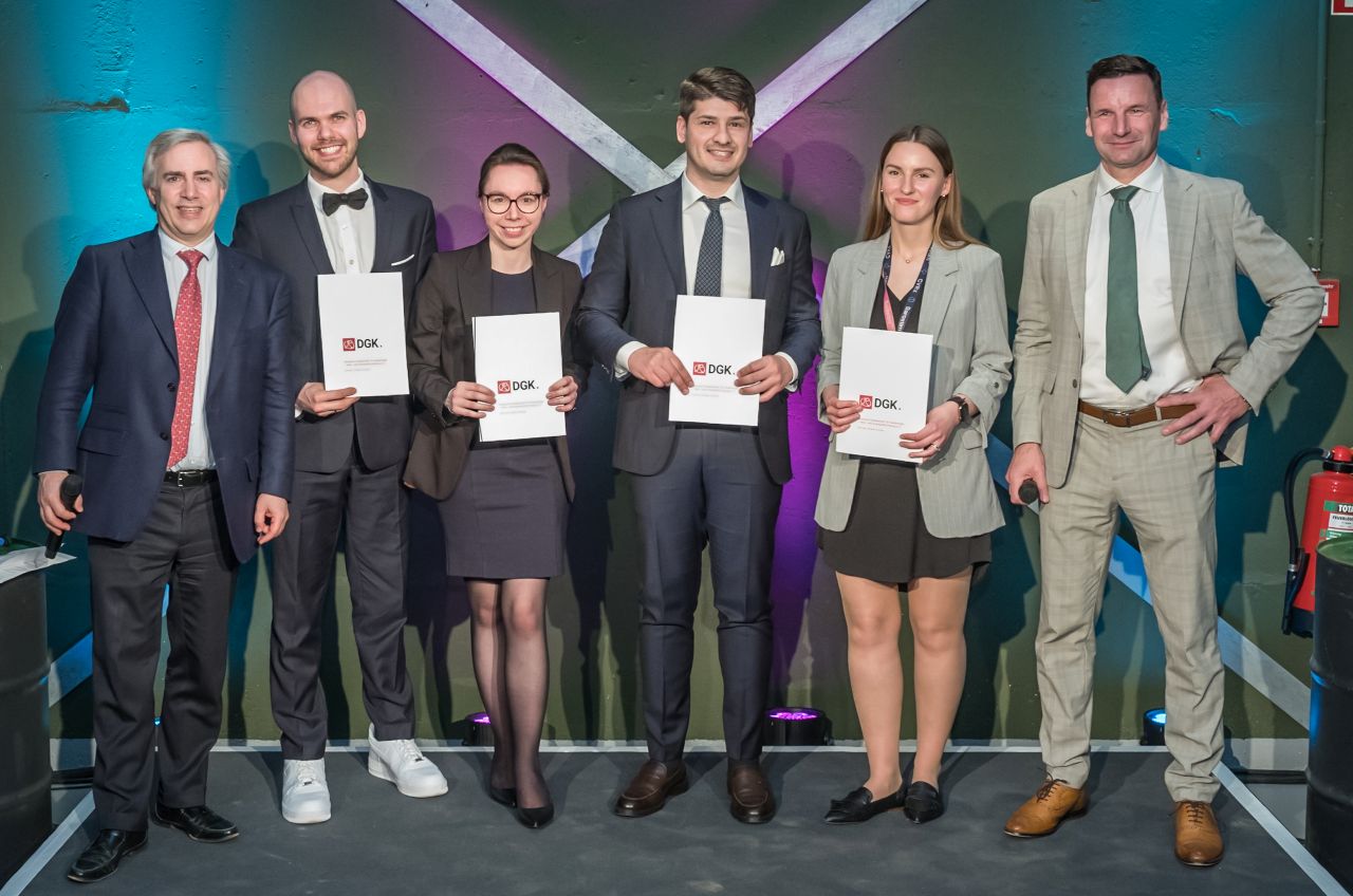 v.l.n.r.: Prof. Dr. Ulf Landmesser, Preisträger Emanuel Heil , Preisträgerin Dr. Ann-Kathrin Kahle, Preisträger 1. Platz Dr. Shinwan Kany, Preisträgerin Paulina Vitkauske, Prof. Dr. Holger Thiele (©DGK/Thomas Hauss)