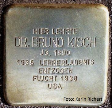 Stolperstein an der Lehrstätte von Bruno Kisch