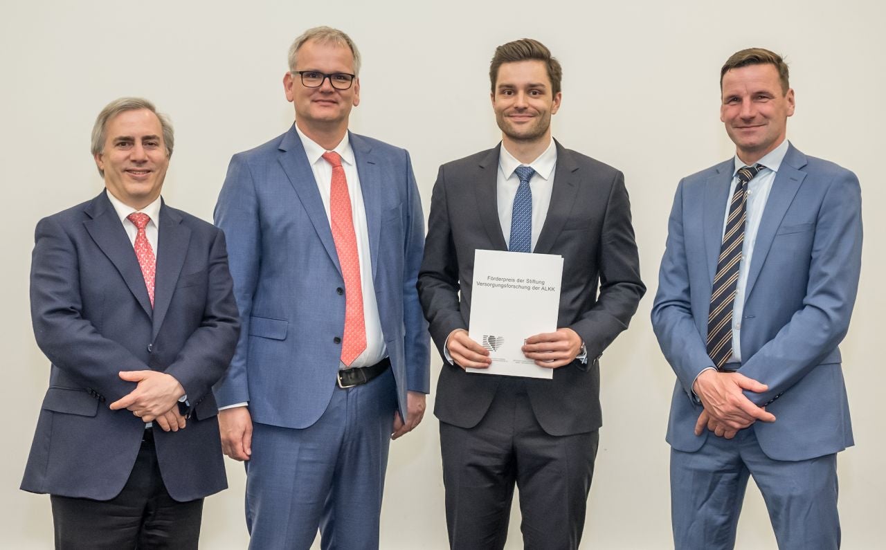 v.l.n.r.: Prof. Dr. Ulf Landmesser, Prof. Dr. Patrick Diemert, Preisträger Dr. Andreas Alexandre Böhmer, Prof. Dr. Holger Thiele (©DGK/Thomas Hauss) 