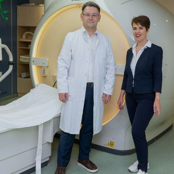 Ärztlicher Leiter Prof. Sebastian Kelle (Leiter der Kardiovaskulären Bildgebung am Deutschen Herzzentrum der Charité, Campus Virchow-Klinikum) und Projektleiterin Dr. Gisela Thiede. Ärztlicher Leiter Prof. Sebastian Kelle (Leiter der Kardiovaskulären Bildgebung am Deutschen Herzzentrum der Charité, Campus Virchow-Klinikum) und Projektleiterin Dr. Gisela Thiede.