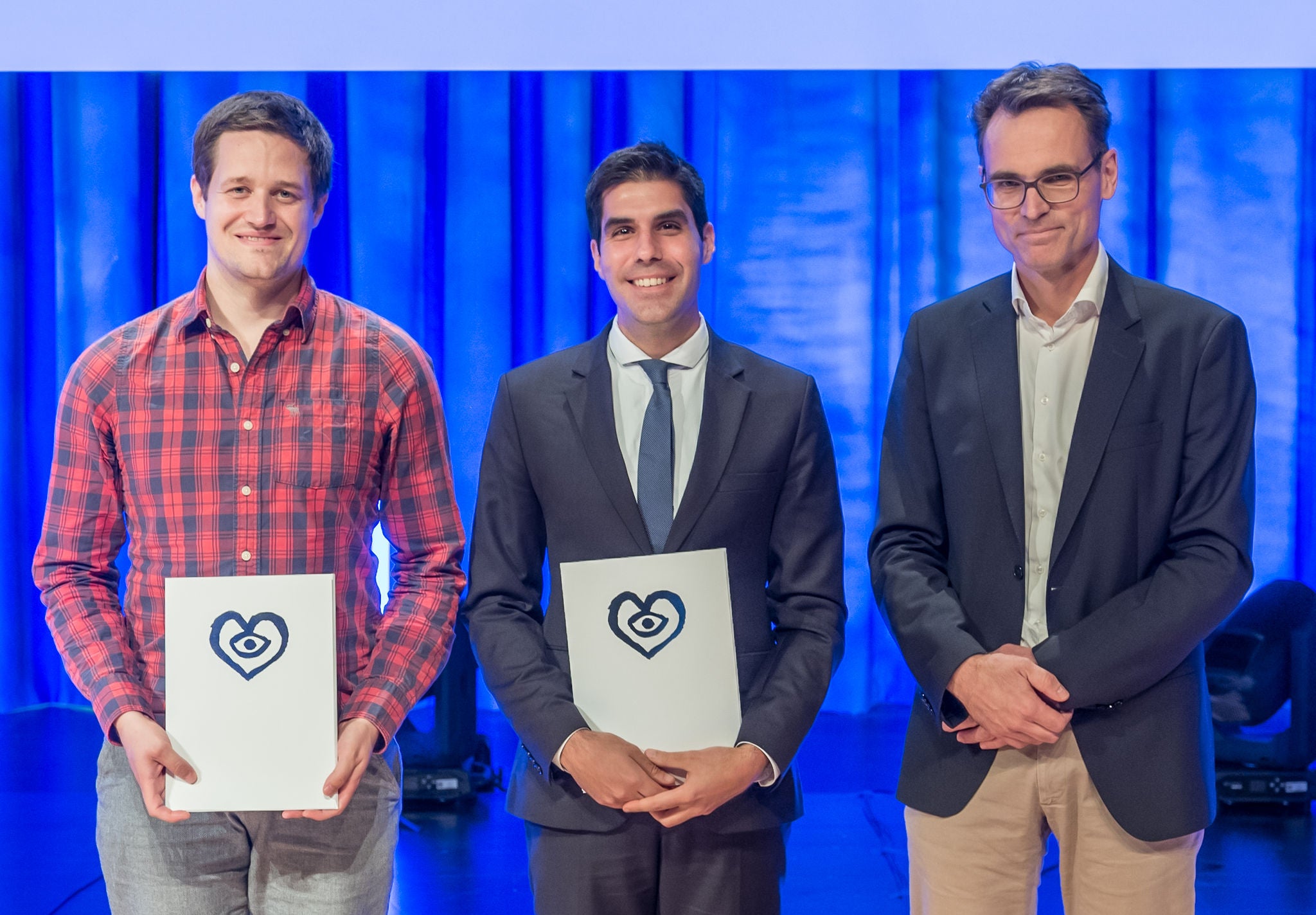 vlnr: Preisträger Dr. Stephan Müller, Preisträger Dr. Kami Alexander Pekayvaz, Prof. Dr. Stephan Baldus (©DGK/Thomas Hauss)