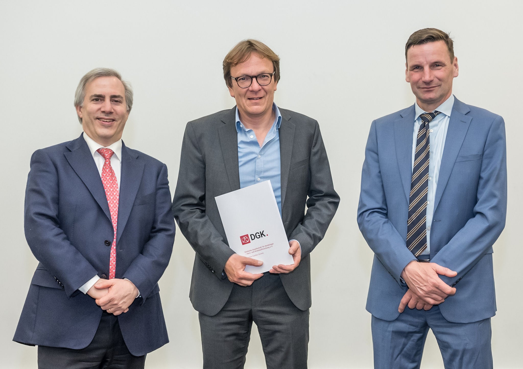 v.l.n.r.: Prof. Dr. Ulf Landmesser, Preisträger Prof. Dr. Holger Wormer, Prof. Dr. Holger Thiele (©DGK/Thomas Hauss)