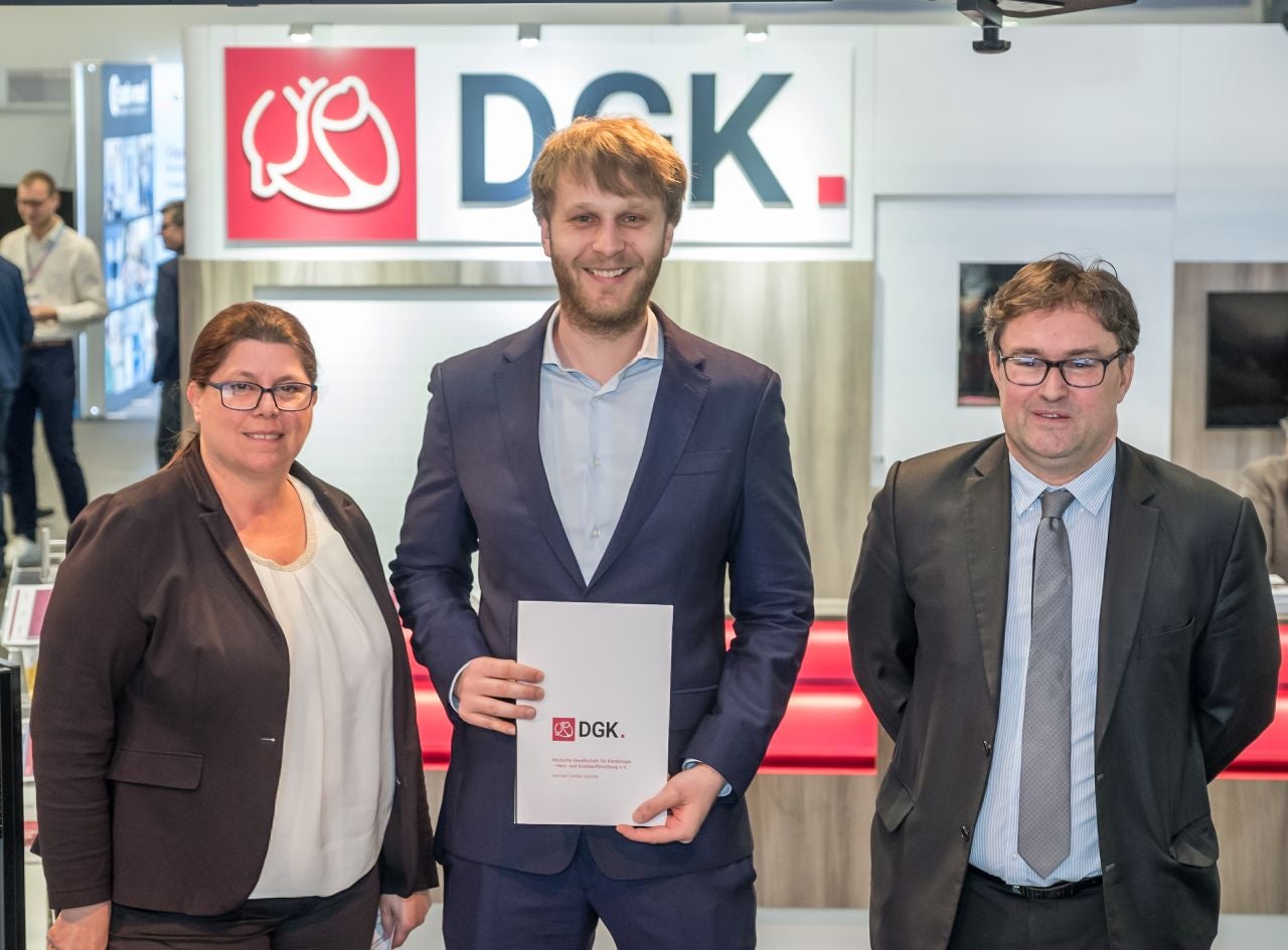 vlnr: Prof. Dr. Rabea Hinkel, Preisträger Marco Sachse, Prof. Dr. Harald Langer (©DGK/Thomas Hauss)