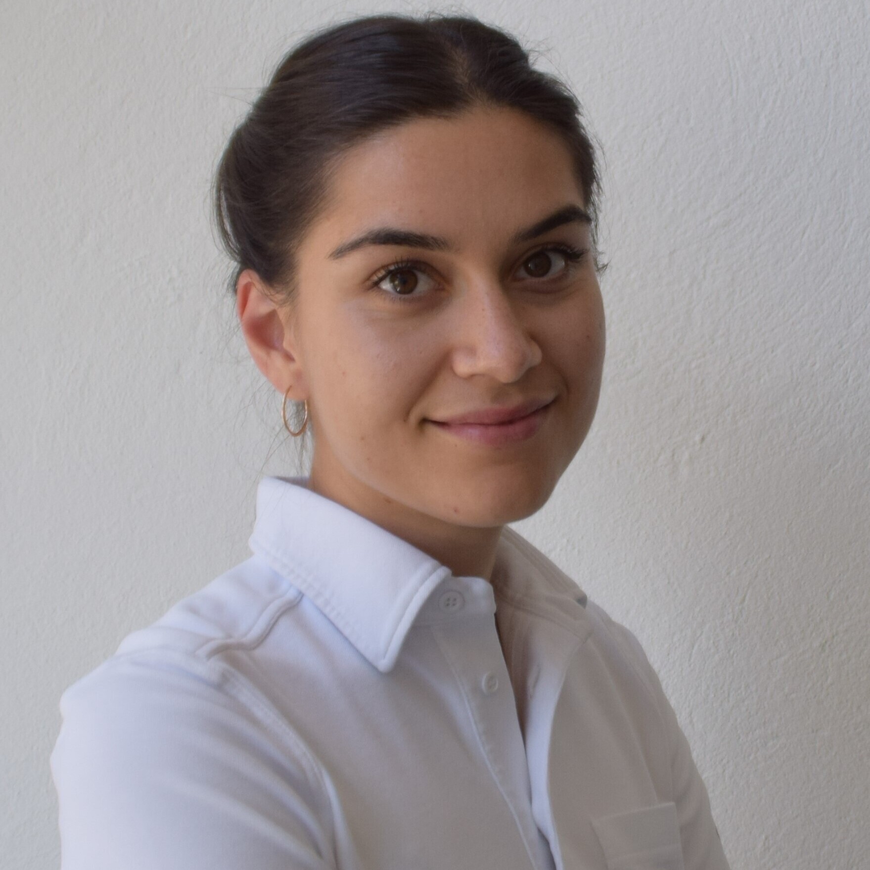 Dr. Zoe Vogel