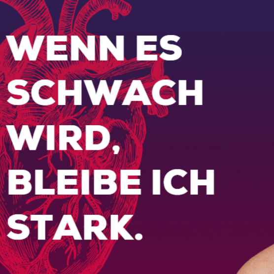 Alte Dame mit ernstem Blick