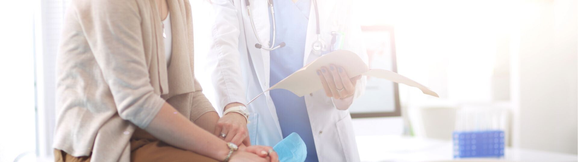 arzt-patient-diskutieren-etwas-shutterstock-736552108-32zu9