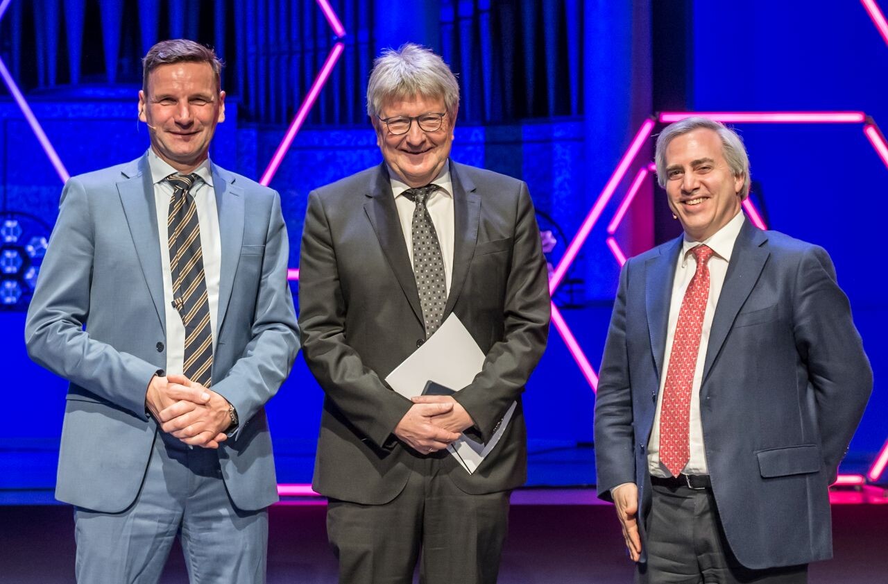 v.l.n.r.: Prof. Dr. Holger Thiele, Preisträger Prof. Dr. Michael Böhm, Prof. Dr. Ulf Landmesser (©DGK/Thomas Hauss)