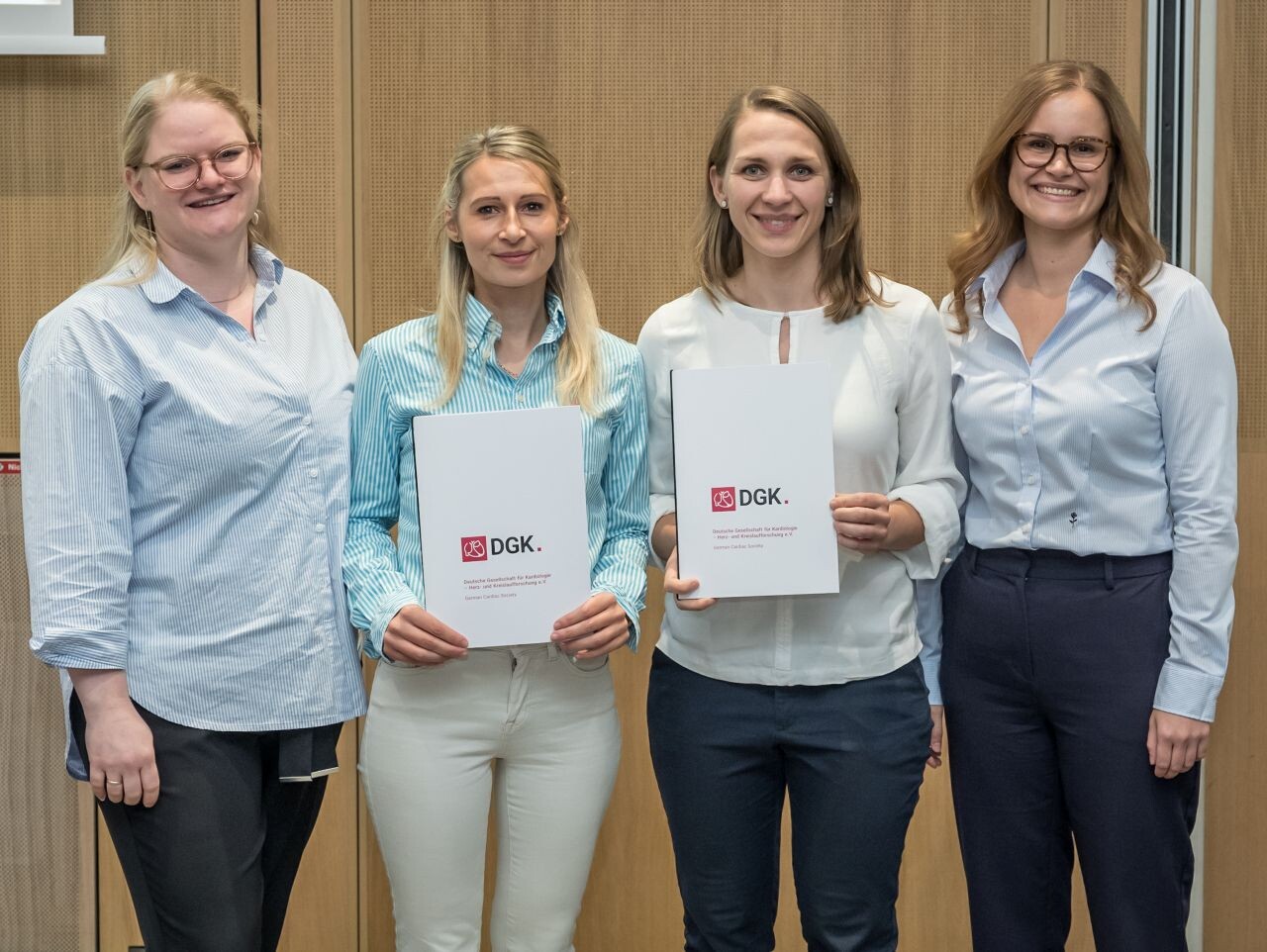 posterpreis-der-sektion-assistenz-und-pflegepersonal-in-der-kardiologie-ht2025-peterson-und-schmidt-moepert-1280x962