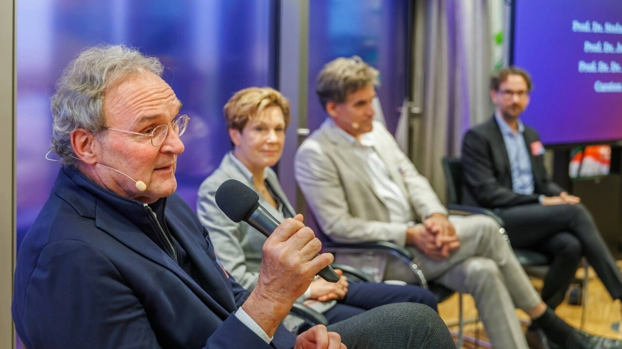 paneldiskussion-1-2-herzmedizin-summit-2025-16zu9-1280x720