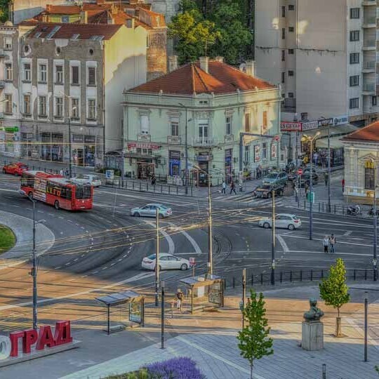 belgrade-shutterstock-1988601212-32zu9-1920x540px-dunkel