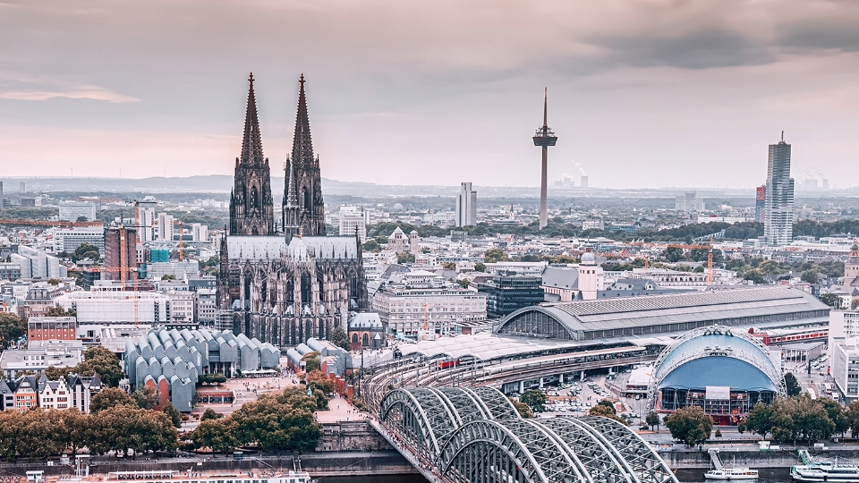 köln-shutterstock-2234425403-header-image