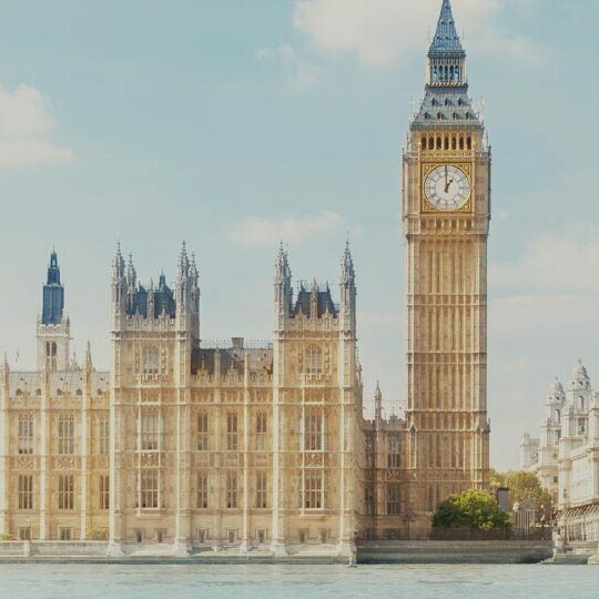 london-skyline-esc-kongress-2024-shutterstock-522060166-1920x540px-dunkler