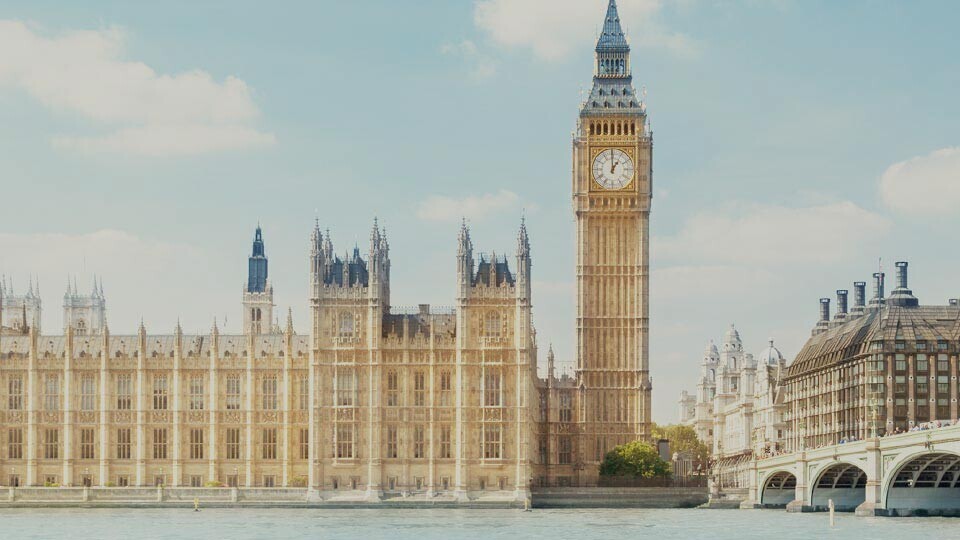 london-skyline-esc-kongress-2024-shutterstock-522060166-1920x540px-dunkler