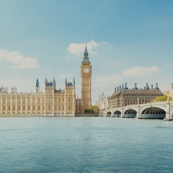 london-skyline-esc-kongress-2024-shutterstock-522060166-576x576px-dunkler