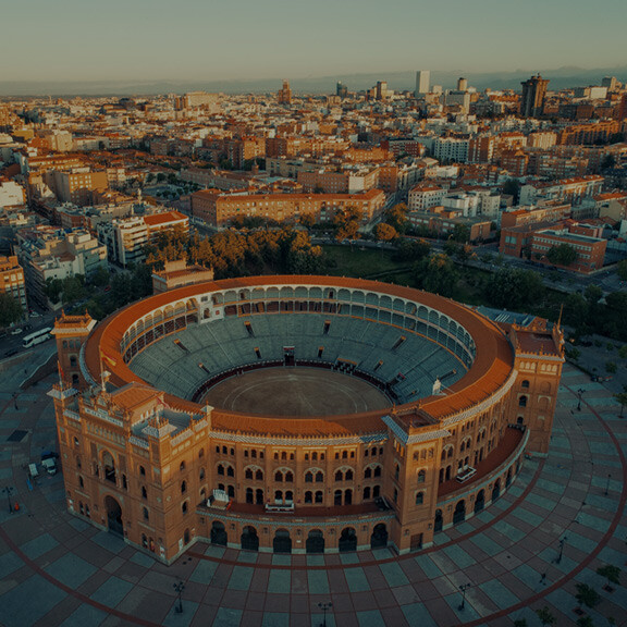 madrid-shutterstock-1792005326-1zu1-576x576px-dunkel