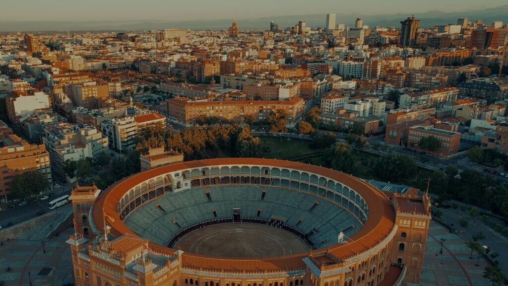 madrid-shutterstock-1792005326-2zu1-1168x576px-dunkel