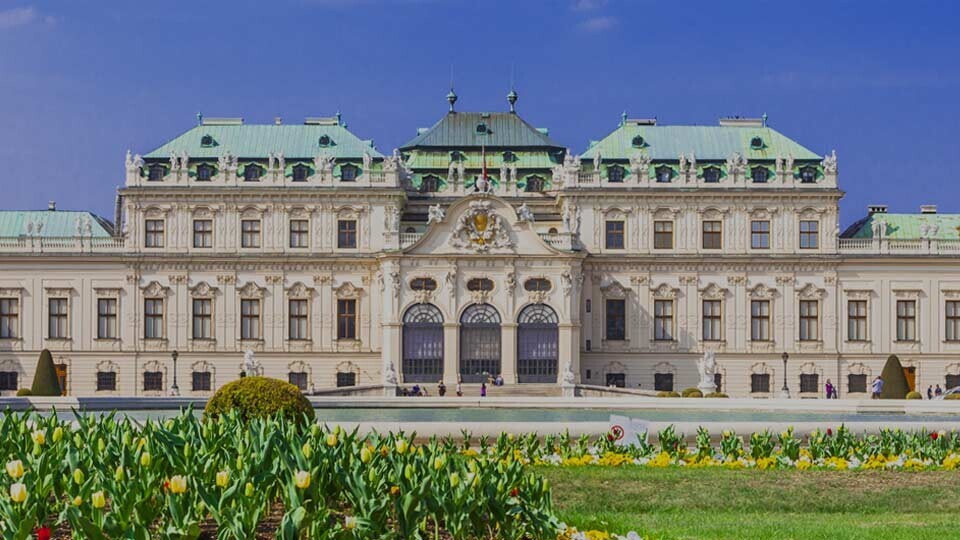 vienna-shutterstock-264447587-32zu9-1920x540px-dunkel
