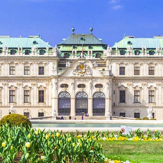 vienna-shutterstock-264447587-32zu9-1920x540px
