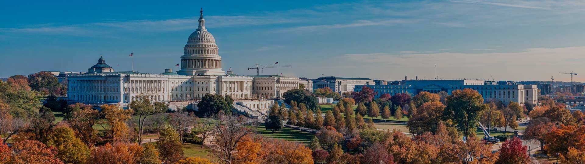 washington-shutterstock-2076991780-32zu9-1920x540px-dunkel
