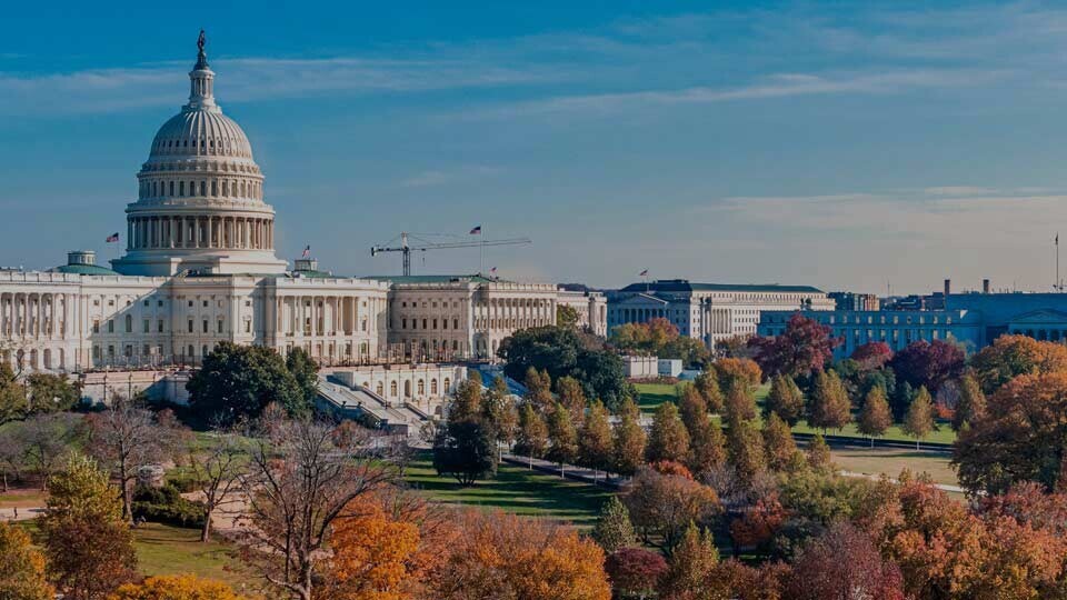 washington-shutterstock-2076991780-32zu9-1920x540px-dunkel