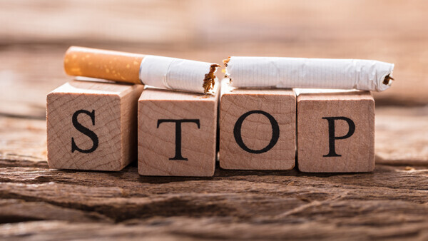 rauchstopp-shutterstock-792862789-600x338px