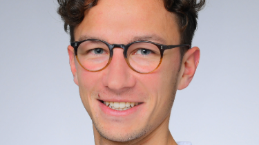 Curio-jonathan-2024-375x375