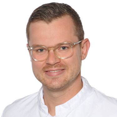 lauder-lucas-2025-375x375px