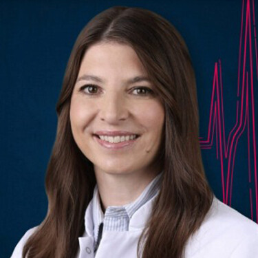 lurz-julia-2025-1zu1-375x375