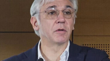 prof-jean-claude-deharo-portrait-1zu1-375x375