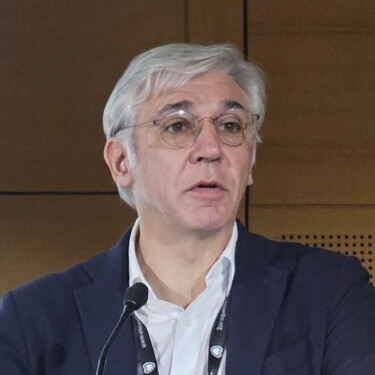 prof-jean-claude-deharo-portrait-1zu1-375x375