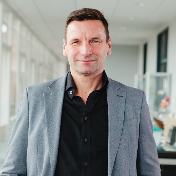 professor-holger-thiele-600x600