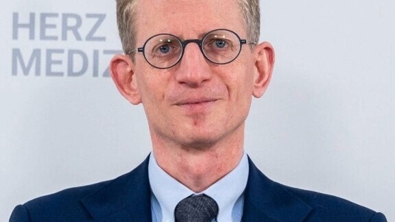 schirmer-stephan-portrait-1zu1-576x576