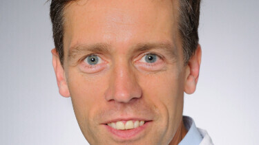 steven-daniel-portrait-1zu1-375x375