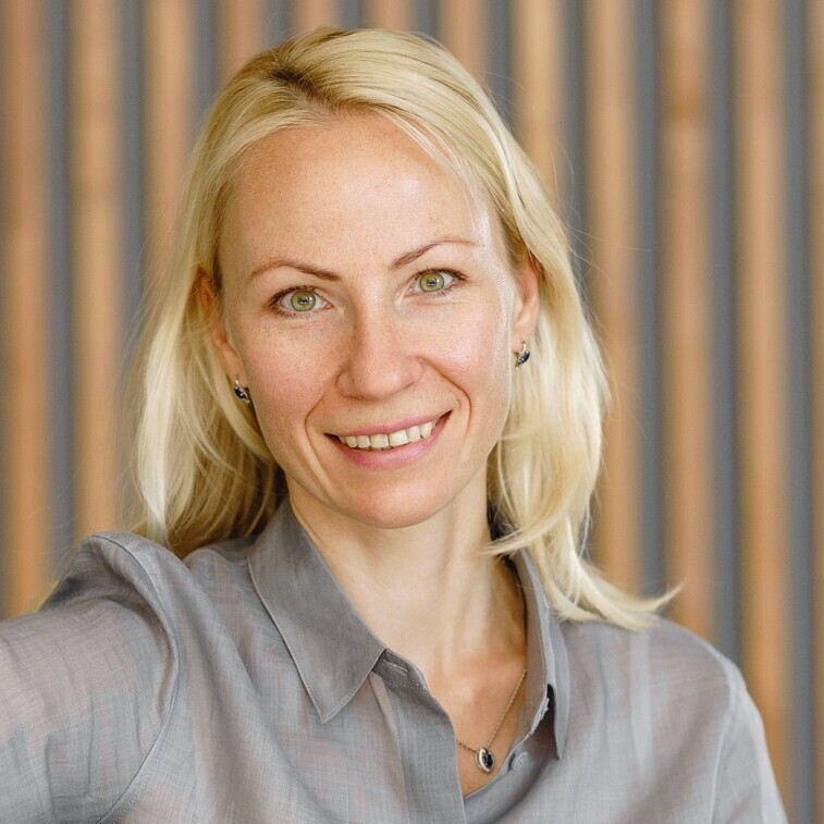 Dr Elena Surkova