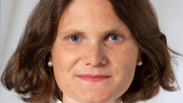 wienecke_laura-portrait-375x375