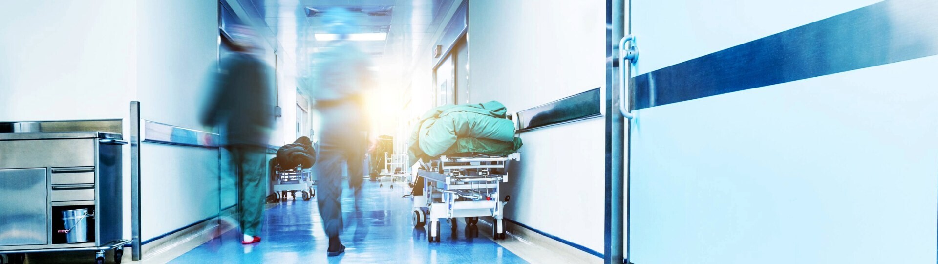 notfall-und-intensivmedizin-shutterstock-1723539244-32zu9-1920x540px