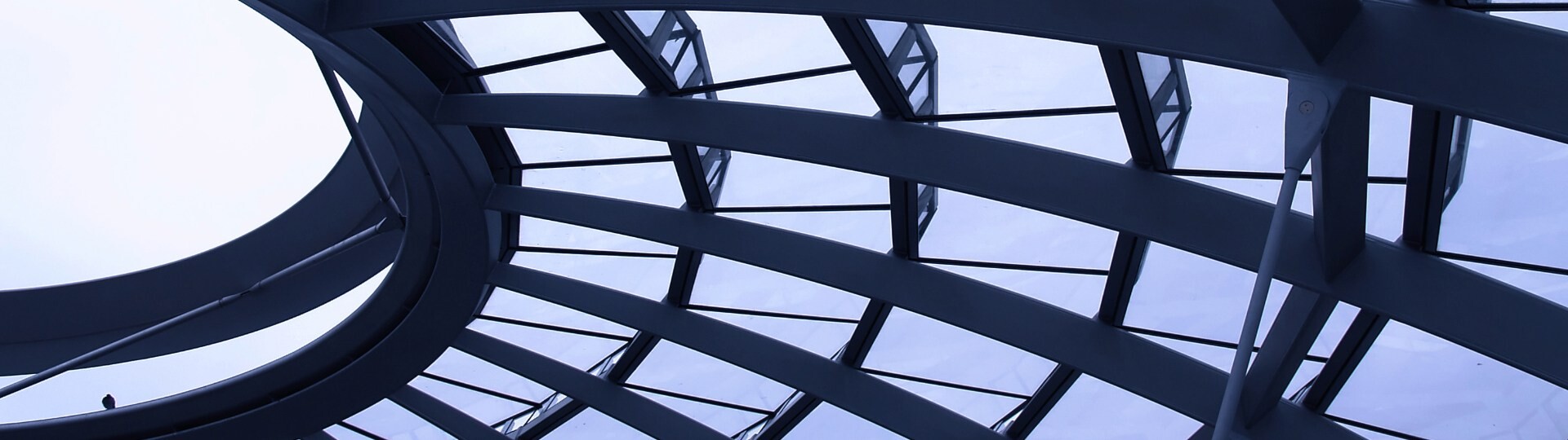 parlament-shutterstock-19478011-32zu9-1920x540px