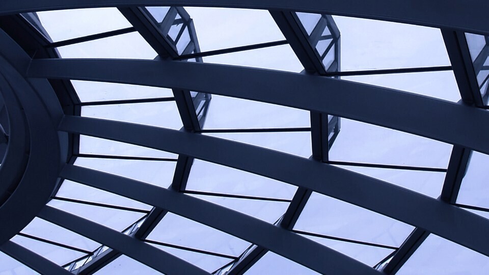 parlament-shutterstock-19478011-32zu9-1920x540px