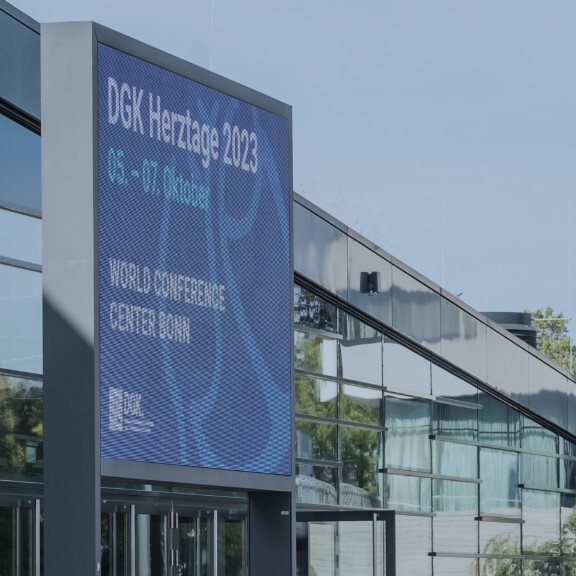 dgk-herztage-display-1zu1-576x576a