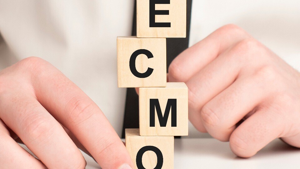 ecmo-shutterstock-2130529943-1920x540a