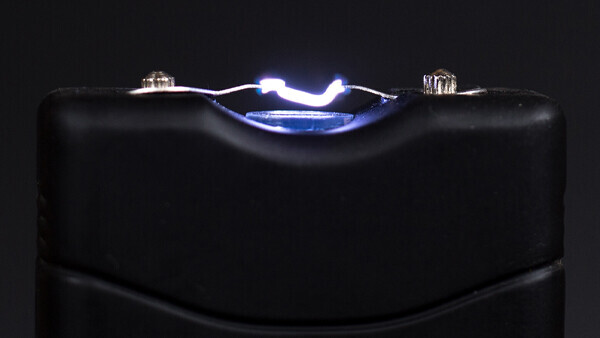 elektroschocker-shutterstock-1364621933-600x338px