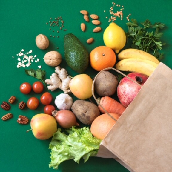 ernaehrung-lebensmittel-shutterstock-1689766759-1zu1-576x576