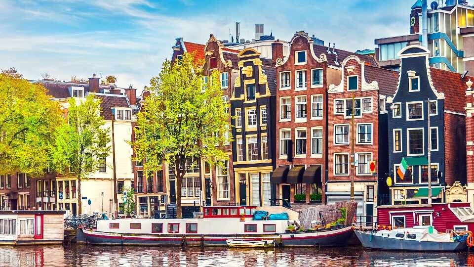 esc-kongress-amsterdam-shutterstock-656151523-1920x540d